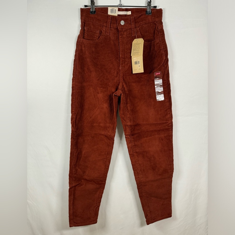 NWT Levi’s High Waisted Taper Mom Jeans